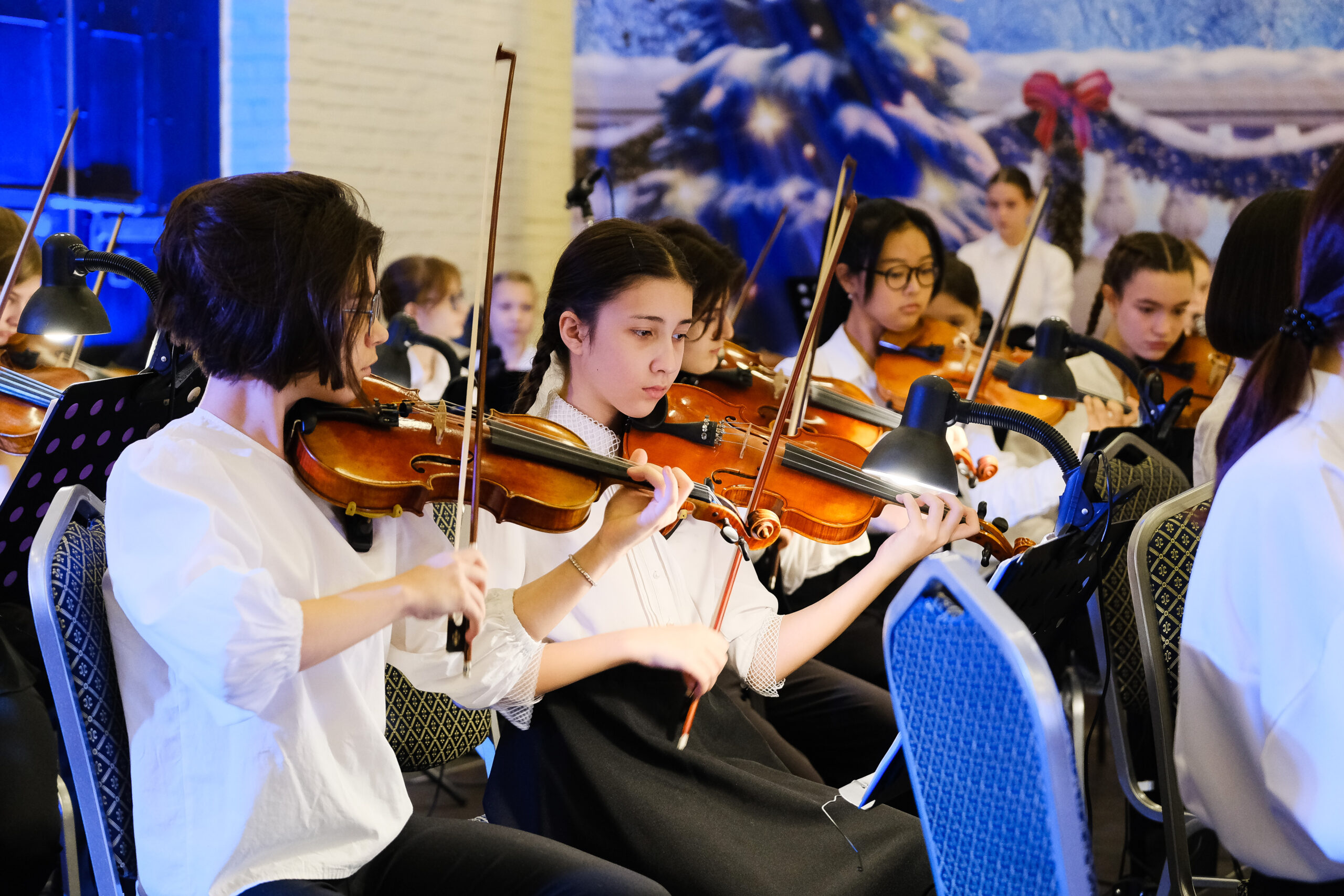 Юные дарования региона вместе с Юношеским симфоническим оркестром выступили в Астраханском кремле
